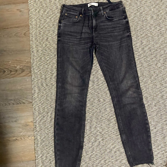 👖Women’s Zara Jeans | Zara Skinny Jeans Mid-Rise Color : Dark Grey Size : 10 - Picture 1 of 7